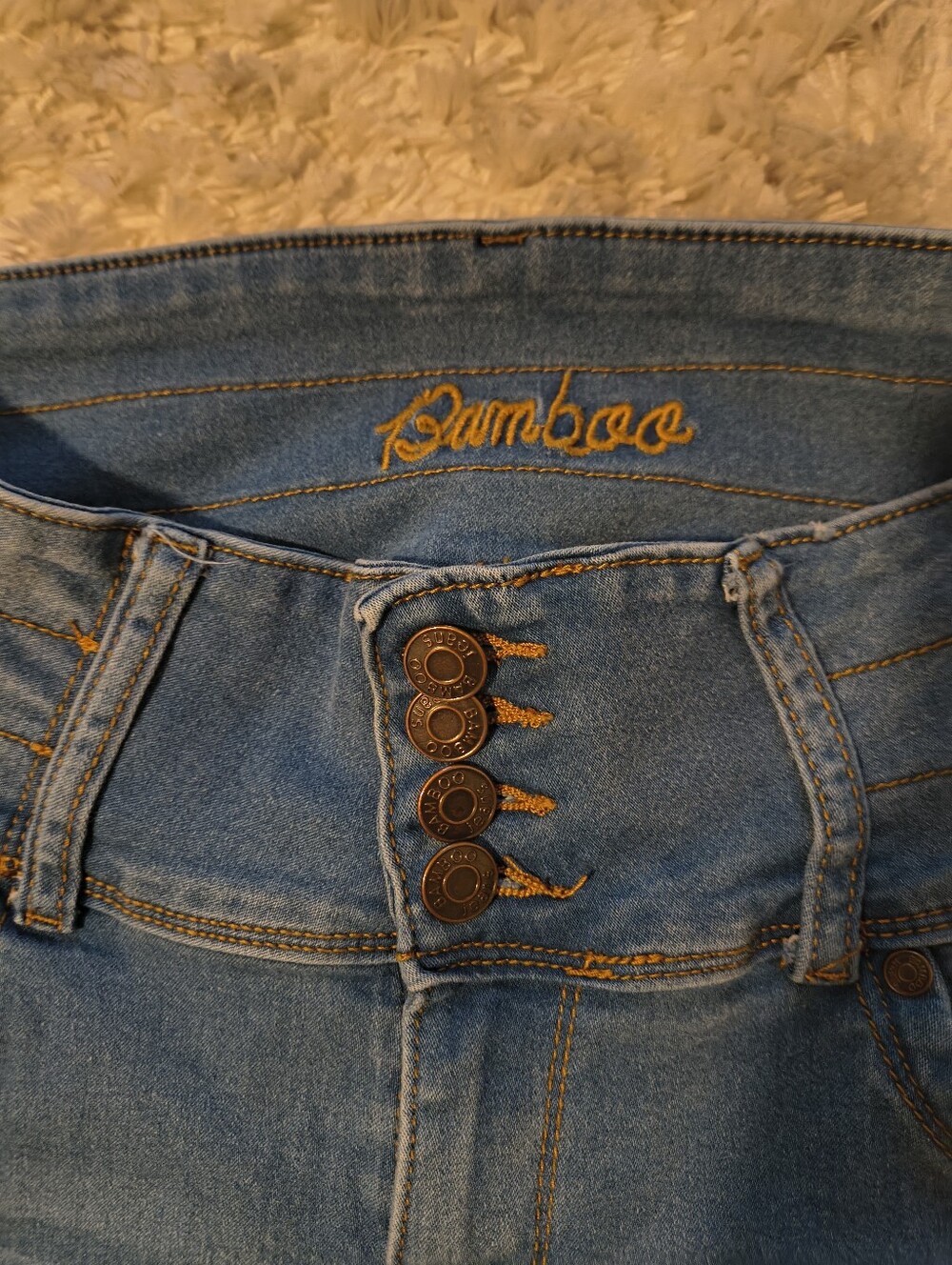 BAMBOO High-Rise Denim Jeans in Light Blue with Contrast Stitching